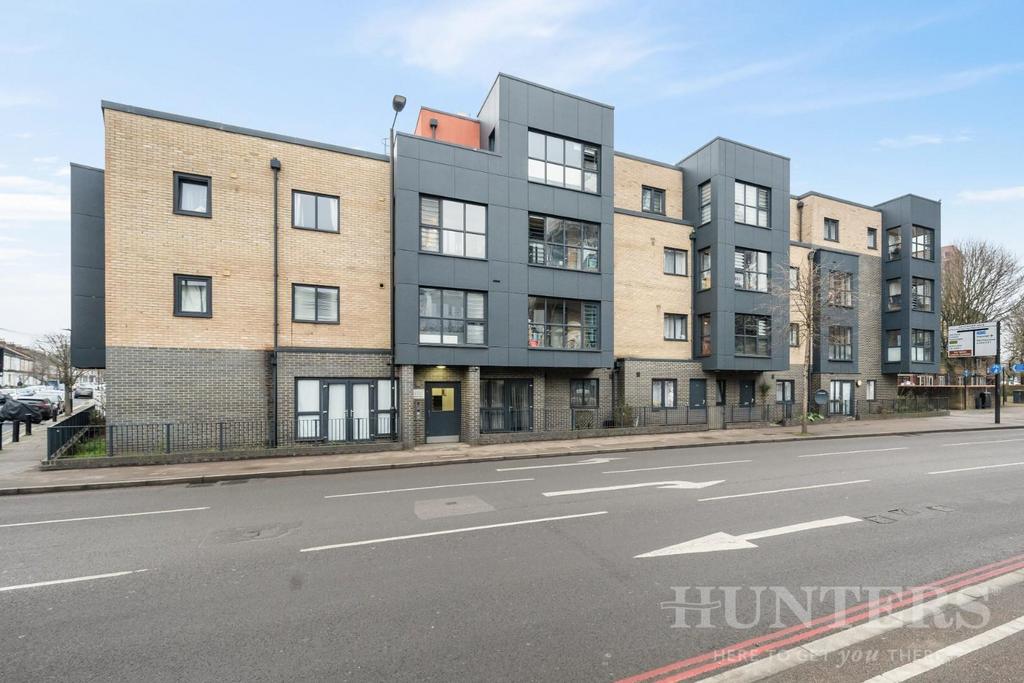 Flat 25, Joshua Court N15 4 FR-1.jpg