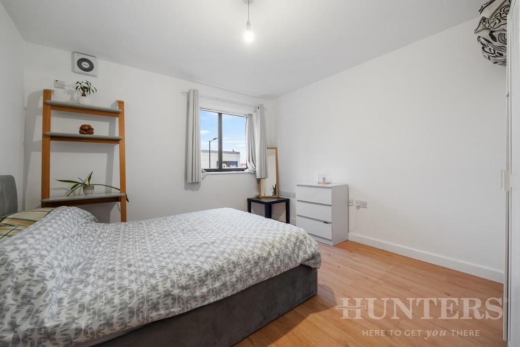 Flat 25, Joshua Court N15 4 FR-2.jpg