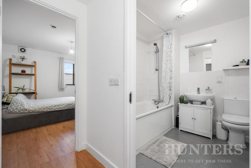 Flat 25, Joshua Court N15 4 FR-5.jpg