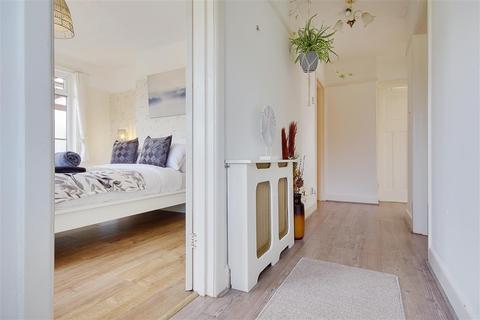 2 bedroom chalet for sale, Ringwood BH24