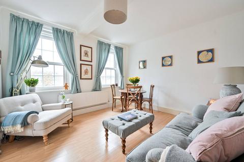 2 bedroom flat for sale, Doddington Grove, Kennington, London, SE17