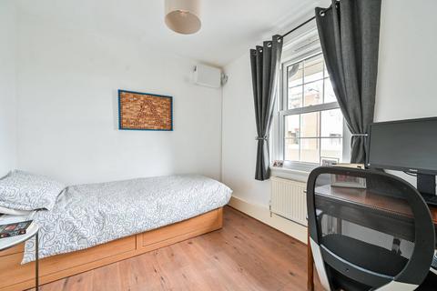 2 bedroom flat for sale, Doddington Grove, Kennington, London, SE17