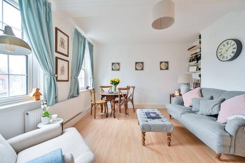 2 bedroom flat for sale, Doddington Grove, Kennington, London, SE17