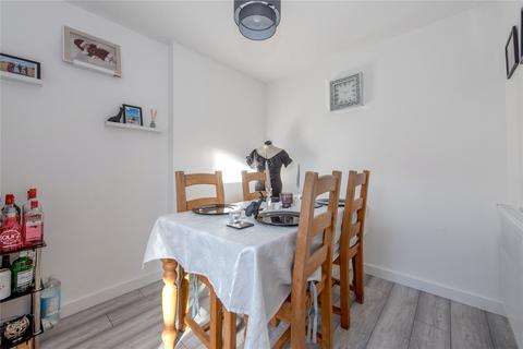 39 Needhams Patch, Cotford St Luke, Taunton, TA4 1JF