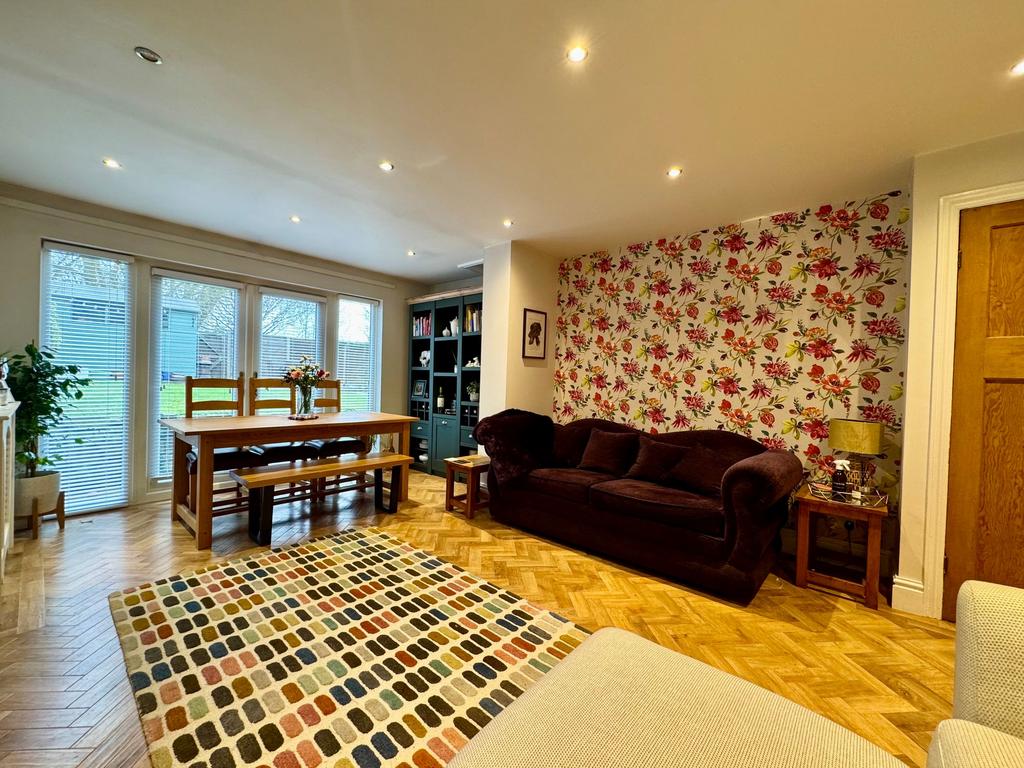 2nd Lounge & Dining room