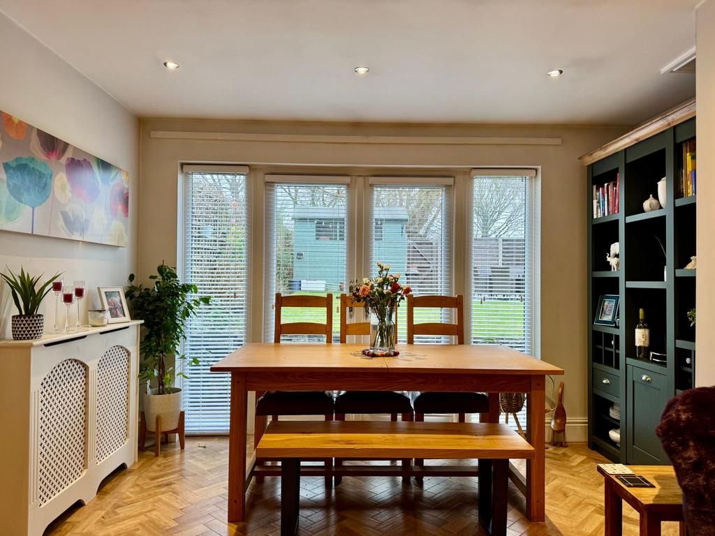 2nd Lounge & Dining room