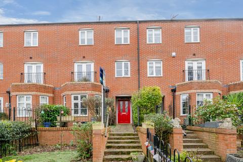 3 bedroom terraced house for sale, Melrose Walk, Tewkesbury, Gloucestershire