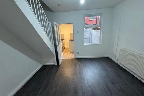 2 bedroom house to rent, Methuen Street, Liverpool