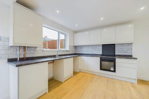 4 bedroom semi-detached house for sale, Carlton Hill, Carlton, Nottingham