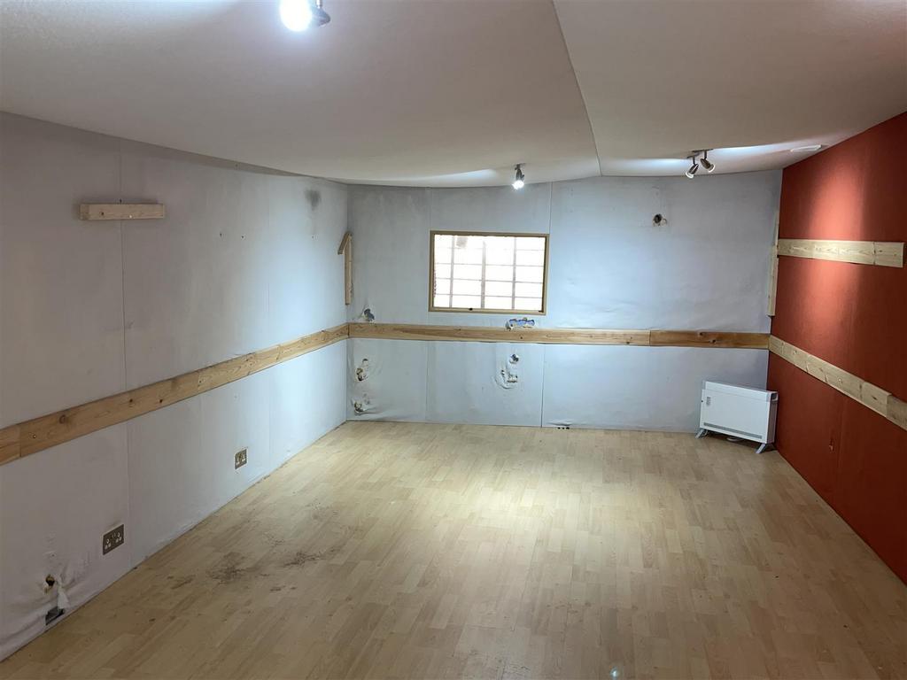1b Darnley Rd Unit5 (10).JPG