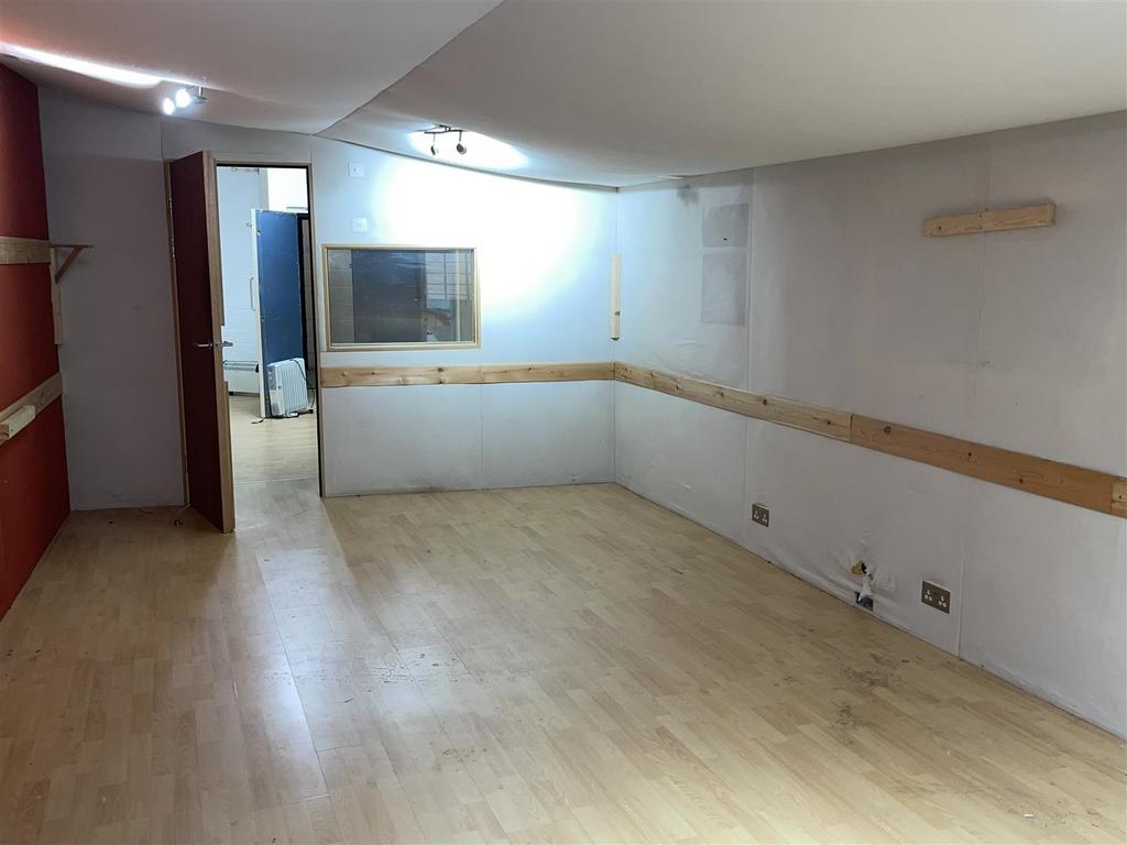 1b Darnley Rd Unit5 (11).JPG