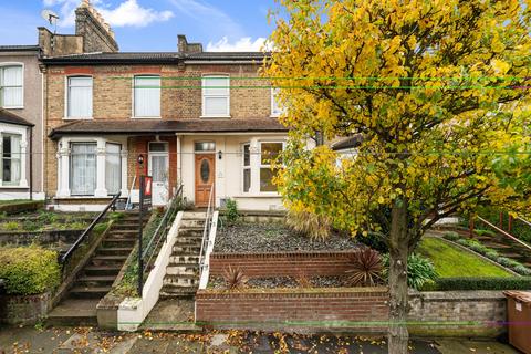 3 bedroom terraced house to rent, Braidwood Road Catford SE6