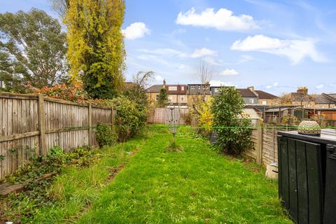 3 bedroom terraced house to rent, Braidwood Road Catford SE6