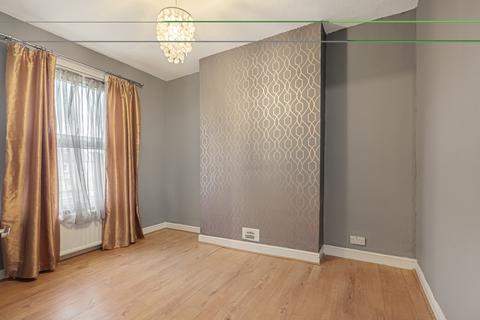 3 bedroom terraced house to rent, Braidwood Road Catford SE6