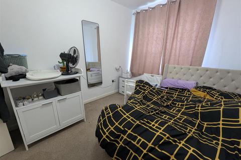2 bedroom flat for sale, High Street, Rochester