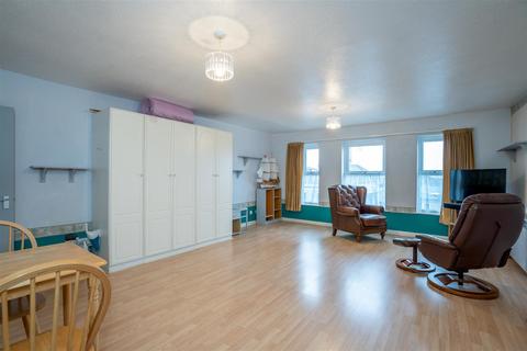 Studio for sale, High Street, Bognor Regis