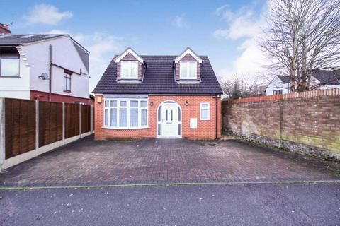 2 bedroom detached bungalow for sale, Bancroft Road, Luton LU3