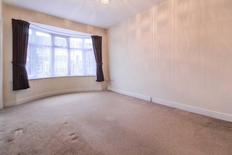 2 bedroom detached bungalow for sale, Bancroft Road, Luton LU3