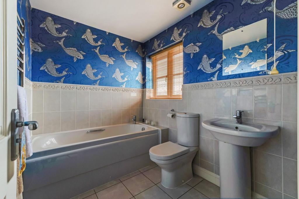84221 2 Shears Drive Amesbury (28).jpg