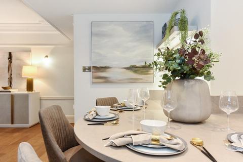 2 bedroom flat for sale, Knightsbridge Court, 12 Sloane Street SW1X