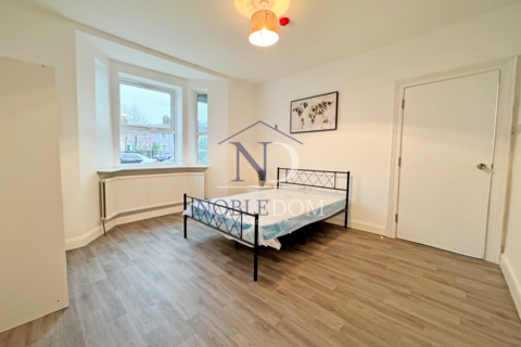 4 bedroom end of terrace house to rent, Isleworth, TW7