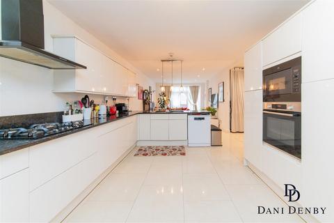 5 bedroom semi-detached house for sale, Dunstan Road, London NW11