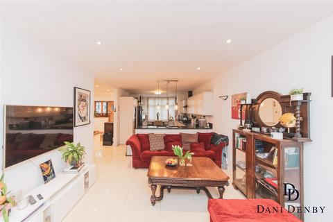 5 bedroom semi-detached house for sale, Dunstan Road, London NW11