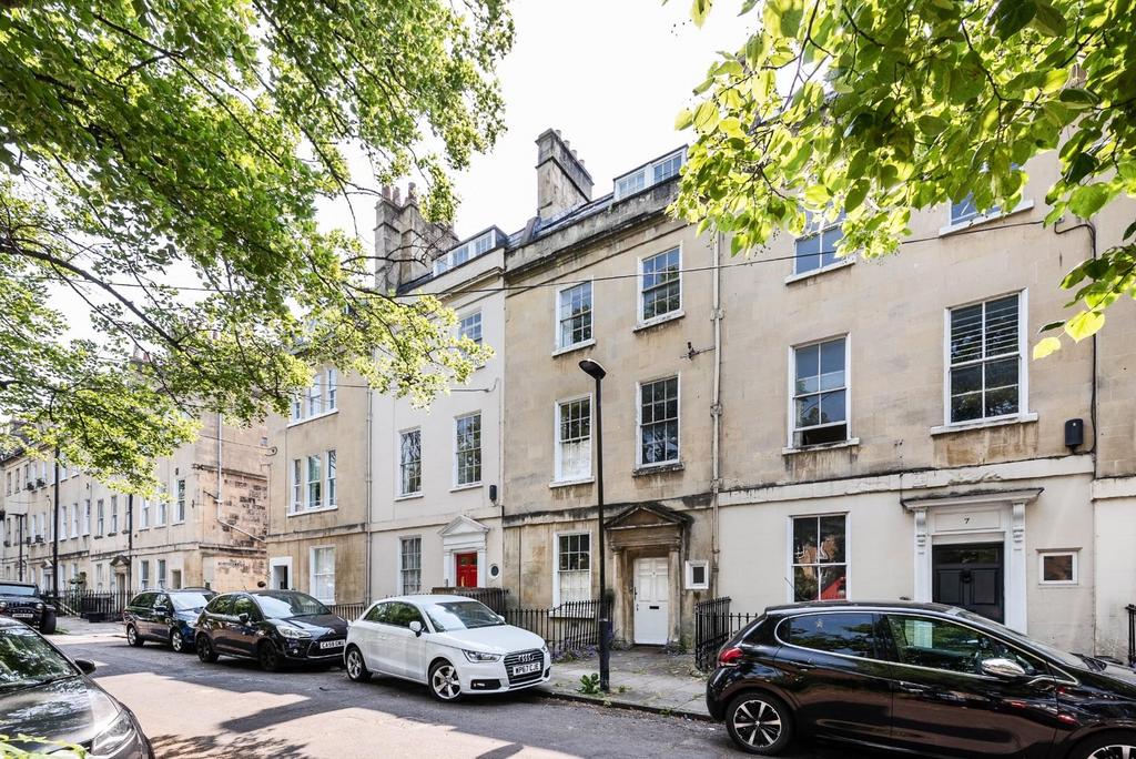 Basement Flat, 8 Kensington Place, Bath, BA1 6 AW-1