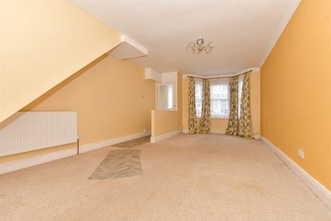 27 Glenfield Road, Dover, CT16 2AL