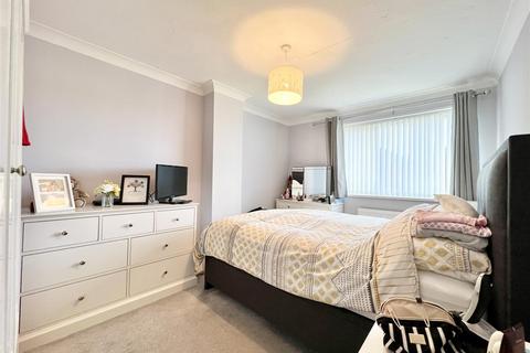 3 bedroom semi-detached house for sale, Pinewood Drive, Birmingham