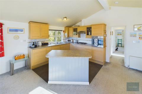 2 bedroom bungalow for sale, The Thatches, Devon PL21