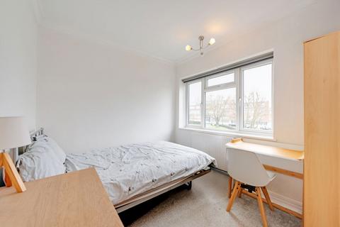 3 bedroom flat for sale, Hanger Green, London W5