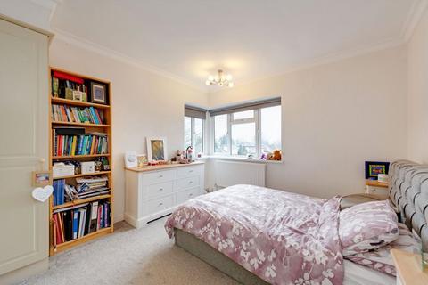 3 bedroom flat for sale, Hanger Green, London W5