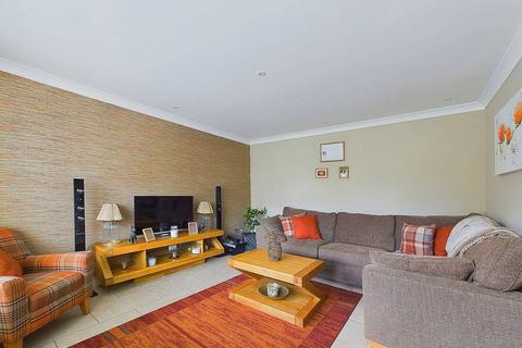 8 Radnor Close, Chislehurst, BR7 6SH