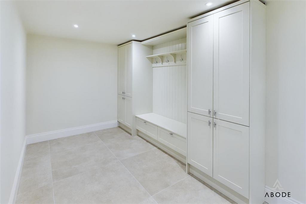 CAM04151 G0-PR0121-STILL013.jpg