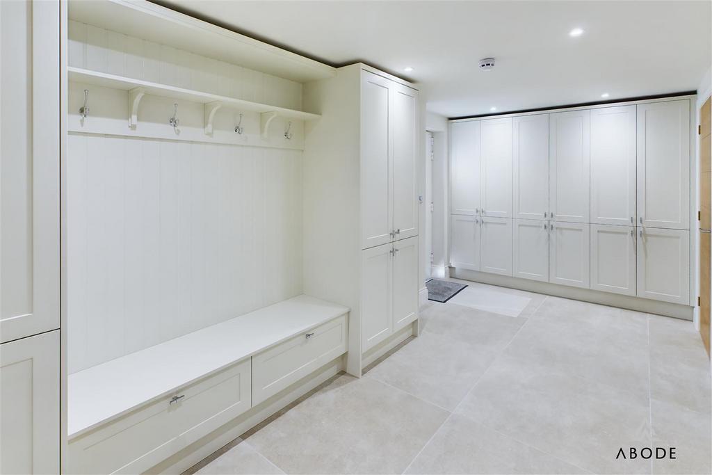 CAM04151 G0-PR0121-STILL014.jpg