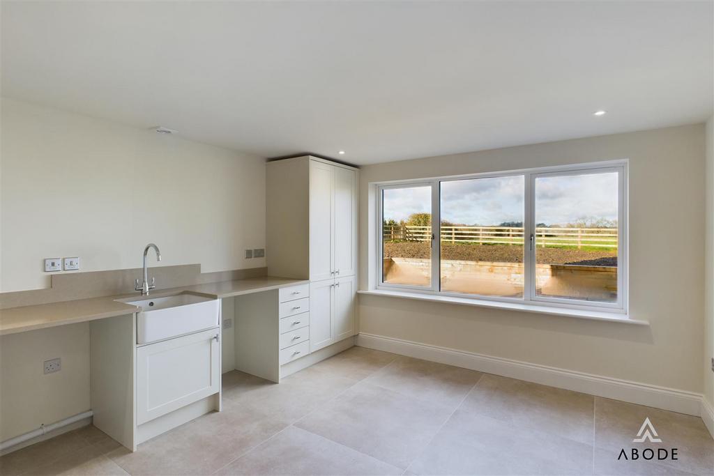 CAM04151 G0-PR0121-STILL016.jpg