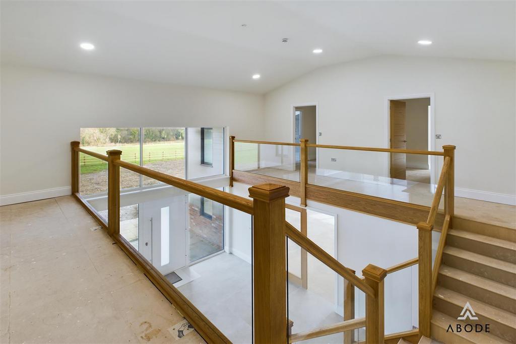 CAM04151 G0-PR0121-STILL019.jpg