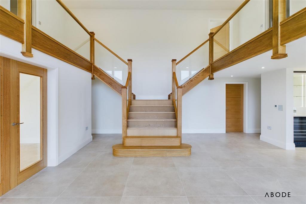 CAM04151 G0-PR0121-STILL002.jpg