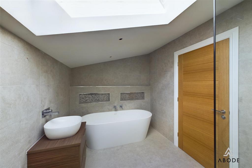 CAM04151 G0-PR0121-STILL021.jpg