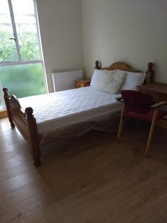 1 bedroom in a flat share to rent, 57 Hallfield Estate, Hallfield Estate, London W2