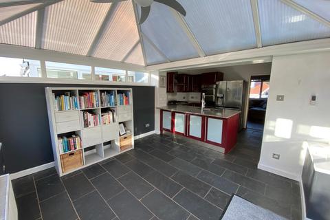 17 Manor Way, Neath, SA11 2TR