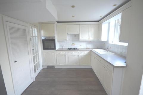 3 bedroom terraced house to rent, Woodford Green, IG8 8QE