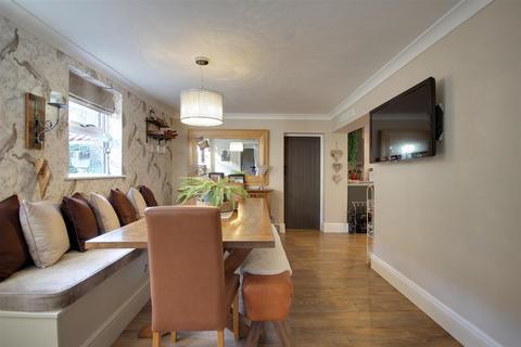 4 Brookside, Welton, Brough, HU15 1PB