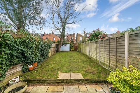 32 Avenue Road, Hampton, TW12 2BE