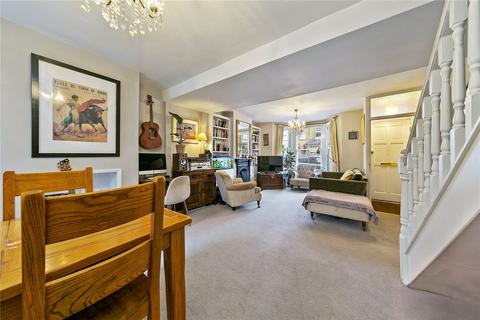 32 Avenue Road, Hampton, TW12 2BE