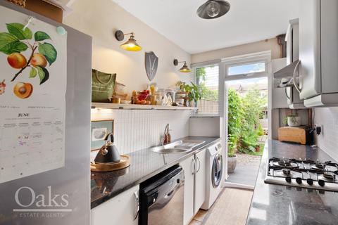 3 bedroom terraced house to rent, Lilian Road, Streatham Vale