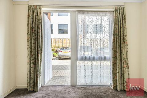1 bedroom flat for sale, Swanbrook Court, Maidenhead, SL6