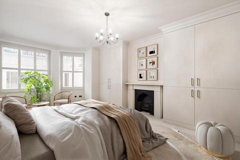 2 bedroom apartment for sale, Roland Gardens, South Kensington SW7