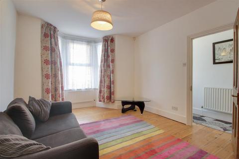 3 bedroom end of terrace house to rent, Elthruda Road, Hither Green , London, SE13